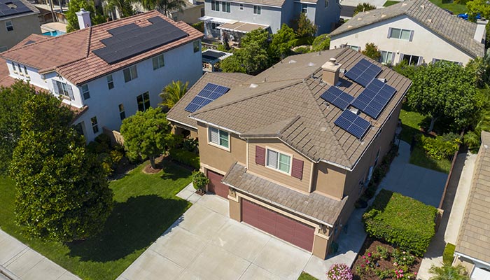 Will Solar Panels Work During a Power Outage?